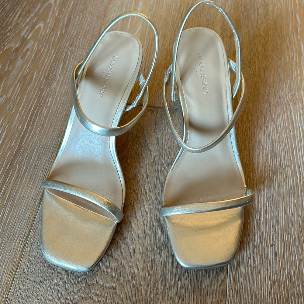 Banana republic strappy heels